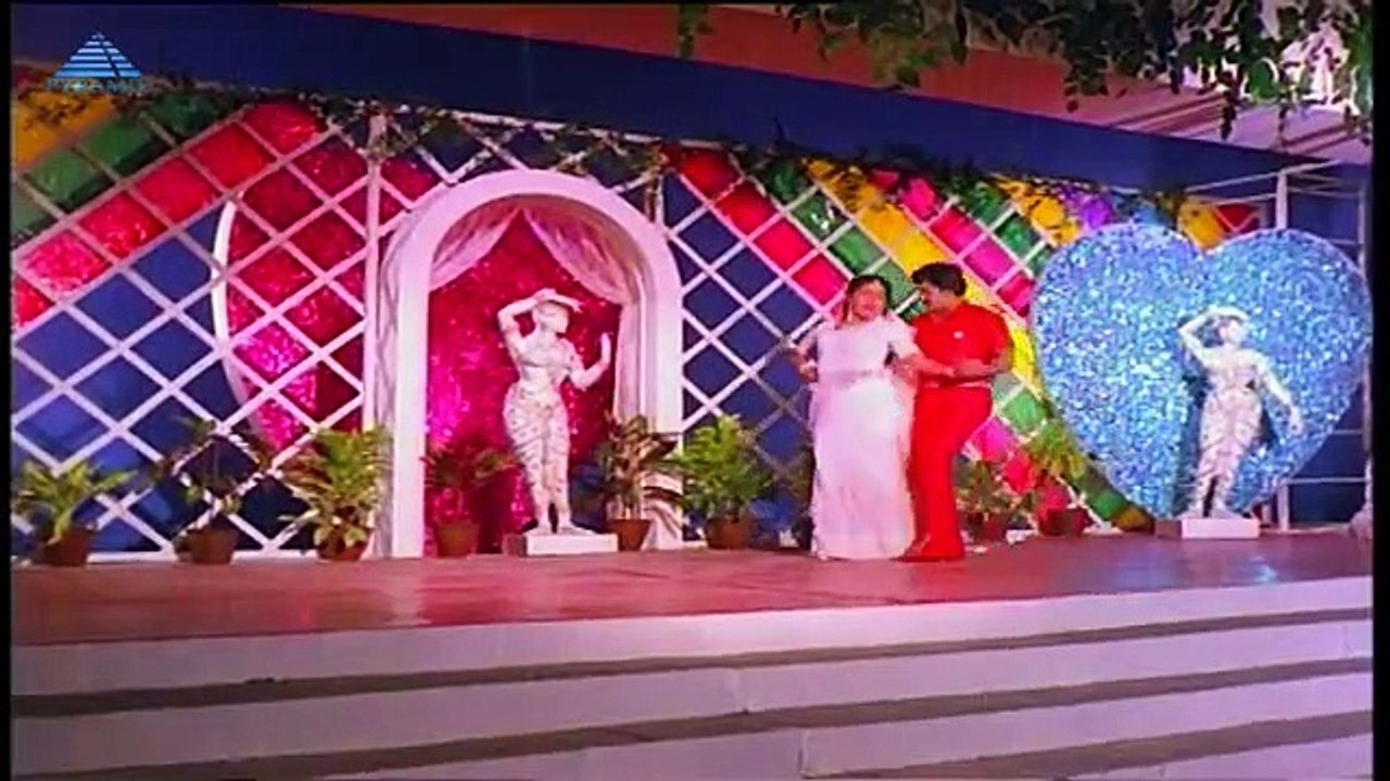 Sondham Ondrai Video Song -