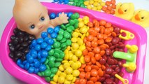 Learn Colors Baby Doll Bath Time M-M's Chocolate Candy How to Bath Baby Videos Kids Pretend Play