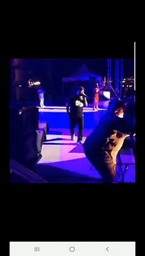 Langage des signes du rappeur Twista sur scène en plein concert !