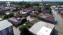Terme sele teslim...Şehir merkezindeki dükkanlar ve evler 1 metreye kadar su altında kaldı