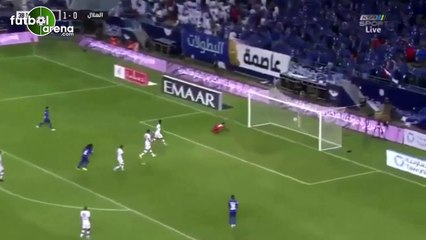 Bafetimbi Gomis, 2 golle takımına galibiyeti getirdi