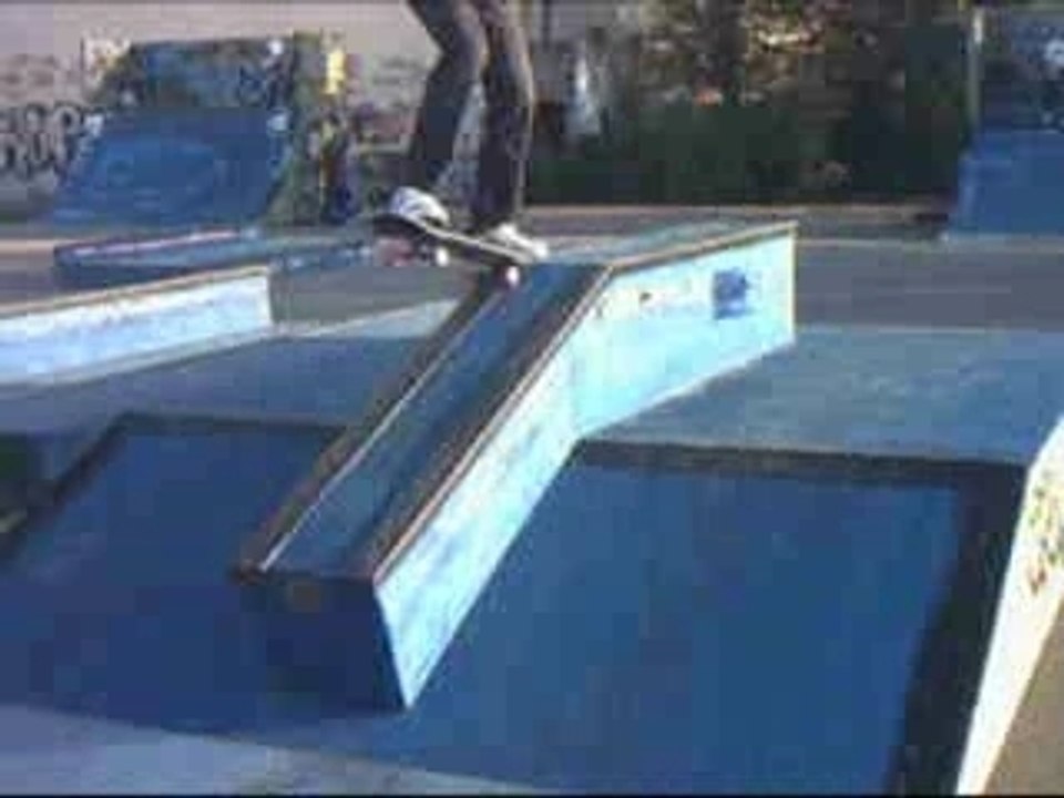 On the ledge skatevideo
