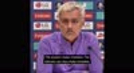 Télécharger la video: I don't make mistakes when I play Playstation - Mourinho on VAR mistakes