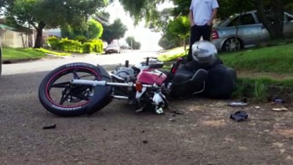 Acidente envolve motocicletas no Clarito, em Cascavel