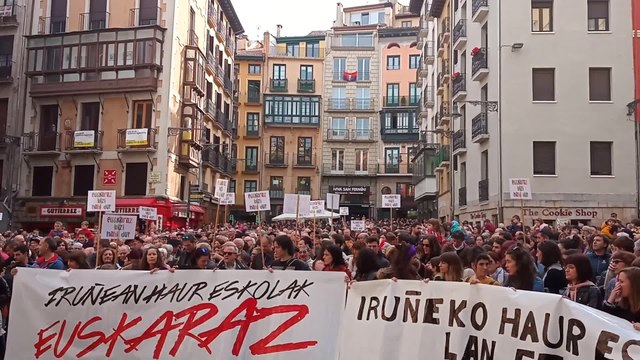 Concentración en Pamplona a favor de las escuelas infantiles en euskera