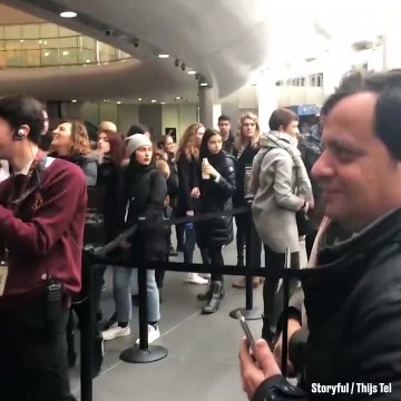 Harry Potter est en retard pour Poudlard... Voie 9 3/4 fermée