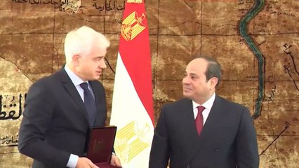 احتجاجا على منح السيسي وسام "سان جورج".. غضب واسع بألمانيا