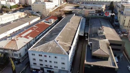 Hiçbir önlem almadan metrelerce yüksekte 'ekmek' mücadelesi