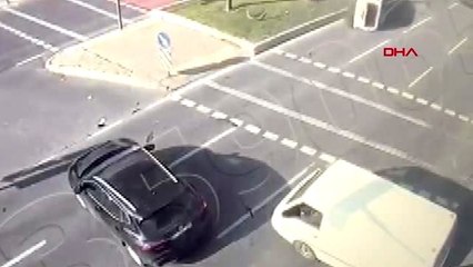 Beşiktaş'ta kırmızı ışık kazası kamerada