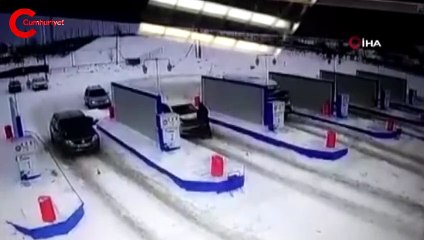 Rusya'da akaryakıt istasyonundaki araçta patlama