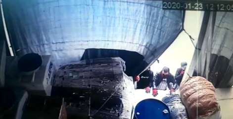 Müşteri gibi geldiler, 25 bin TL'lik malzeme çaldılar