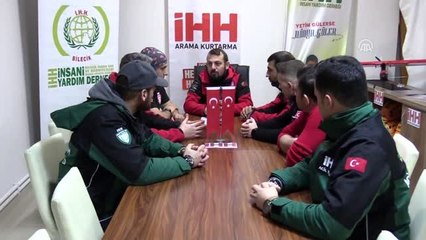 Depremin gönüllü arama kurtarmacıları yaşadıklarını anlattı