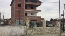 Ora News - E rëndë në Durrës, burri vret gruan me thikë dhe arratiset