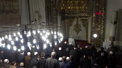 Bursa diyanet işleri başkanı erbaş, sabah namazında depremzedeler için dua etti