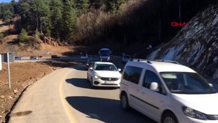 Bursa uludağ'a akın eden tatilciler yaklaşık 10 kilometrelik trafik oluşturdu
