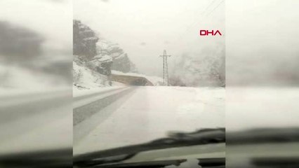Tunceli'de, çığın düşme anı cep telefonu kamerasında