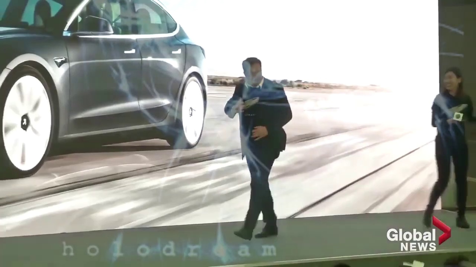 Elon Musk dances on stage
