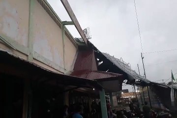 Angin Kencang Hantam Atap Stadion Bhakti Tanjabbar