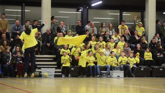 Grosse ambiance lors du match de 1/2 finale de coupe de Province, entre Natoye et Malonne. (2)