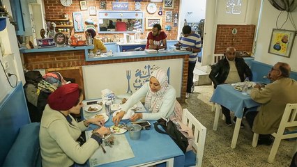 "اطلب على قدك".. مطعم يشترط على زبائنه عدم ترك بقايا الطعام