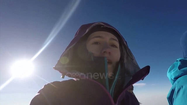 Ora News - Shqiptarët që pushtojnë majat, malet e dy poleve synimi i i ri i babë e bijë alpinistë