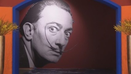 Moscovitas desafían el mal tiempo para ver mayor exposición de Dalí en Rusia