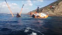 Çanakkale açıklarında karaya oturan gırgır teknesi battı