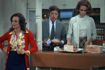 The Mary Tyler Moore Show S03E23 Put On A Happy Face