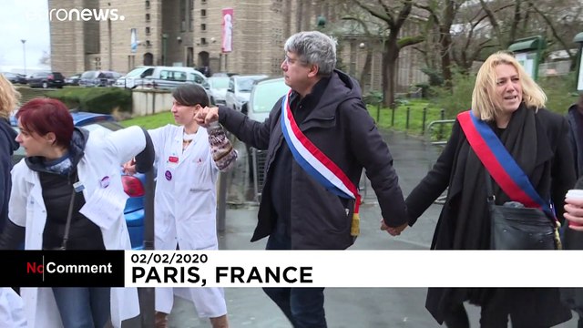 Франция: медики просят о помощи