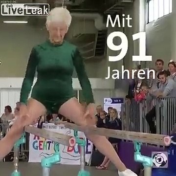 91 ans, elle fait un concours de Gymnastique !