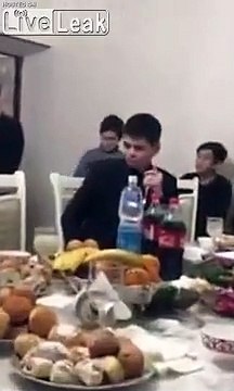 Mieux que du beatbox, il chante une musique de film !