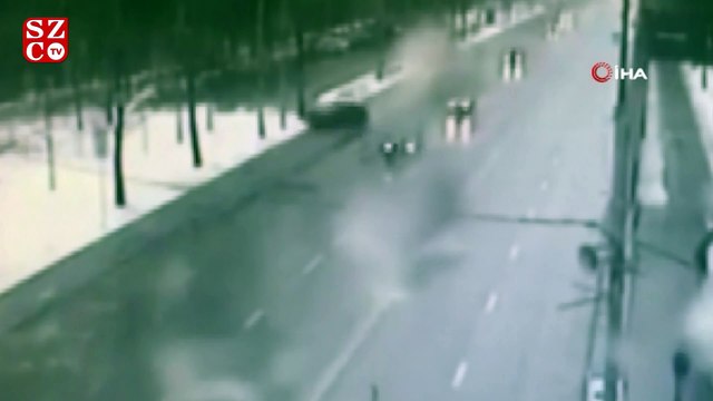 Ağaçlara çarpan araç ikiye bölündü: 2 ölü