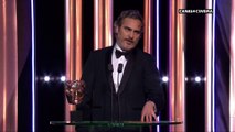 Joaquin Phoenix reçoit le BAFTA du meilleur acteur pour Joker - BAFTAs  2020