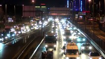 İstanbul'da yarı yıl tatili bitti, trafik yoğunluğu yaşanıyor