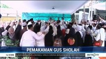 Suasana Jelang Pemakaman Gus Sholah