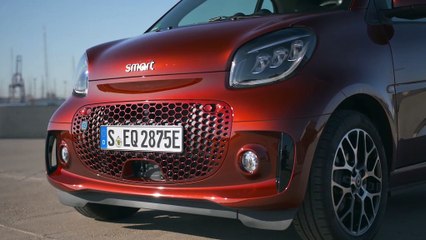 La smart EQ fortwo s'offre un design légèrement remanié sur le plan visuel