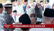 Gubernur Khofifah Sampaikan Doa dan Amanat di Prosesi Pemakaman Gus Sholah