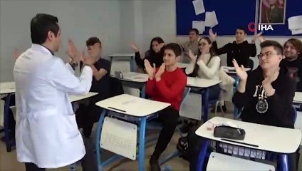 Samsun'da erik dalı ile geometri anlatan öğretmen
