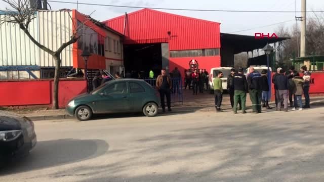 Kocaeli fabrikanın çatısından düşen işçi hayatını kaybetti
