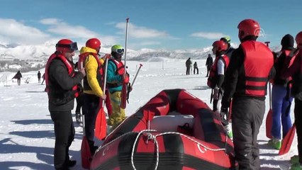 Ovacık Kayak Merkezi'nde kar raftingi keyfi