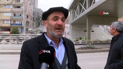 Depremin vurduğu Elazığ'da 23 nokta da yıkım sürüyor