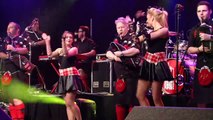 Red Hot Chilli Pipers - Everybody Dance Now