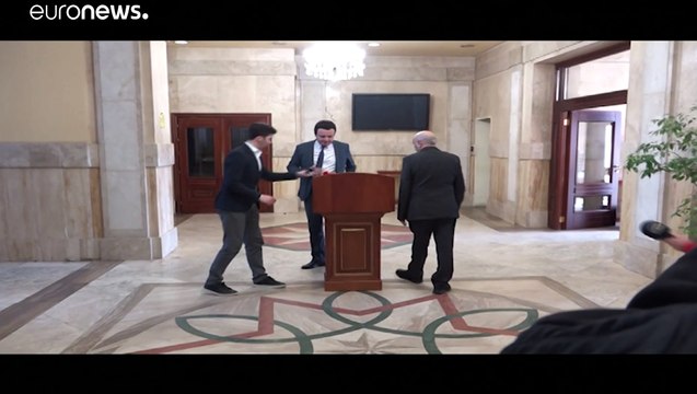 Partidos líderes en Kosovo llegan a un acuerdo para asegurar la estabilidad política