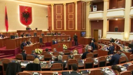 Interpelanca/ Roshi: Jeni ushtarak, keni prirje të mbroni shtetin jo individin, Lleshaj: Jam krenar