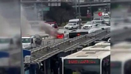 Araç yangını E-5'te trafiği durma noktasına getirdi