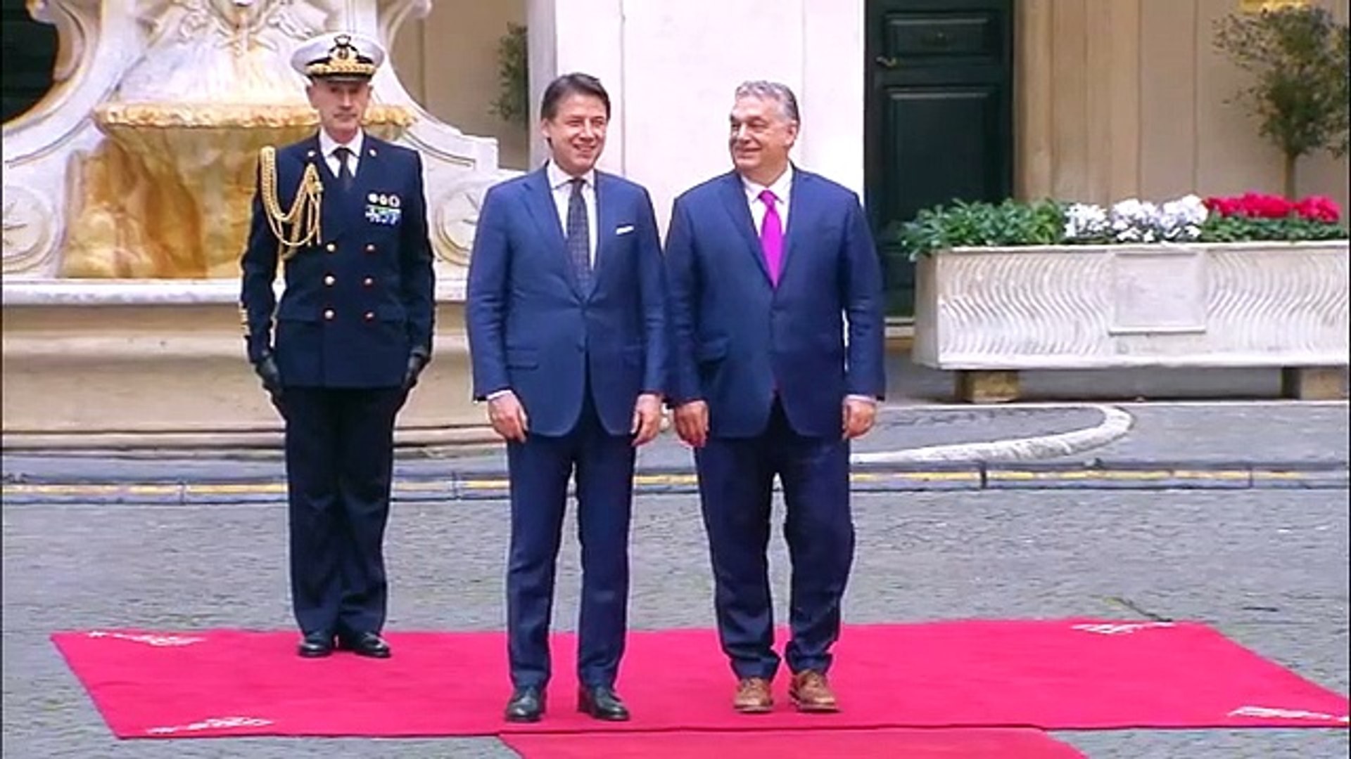 ⁣Conte accoglie il Primo Ministro dell'Ungheria, Viktor Orban (03.02.20)