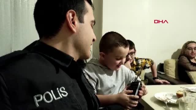 Kocaeli polisten, tuana'ya sürpriz doğum günü