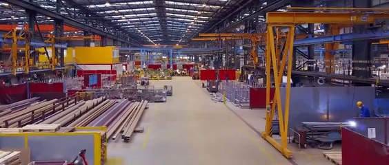 Construction d'un immense paquebot filmée en accéléré !