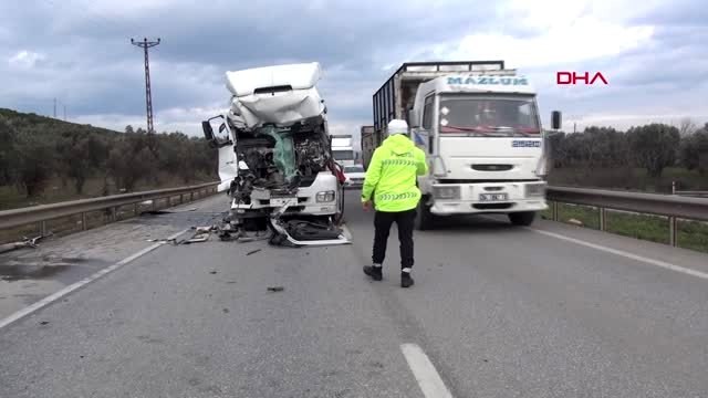 Bursa orhangazi-bursa karayolunda 2 tır ve 1 tankerli zincirleme kaza