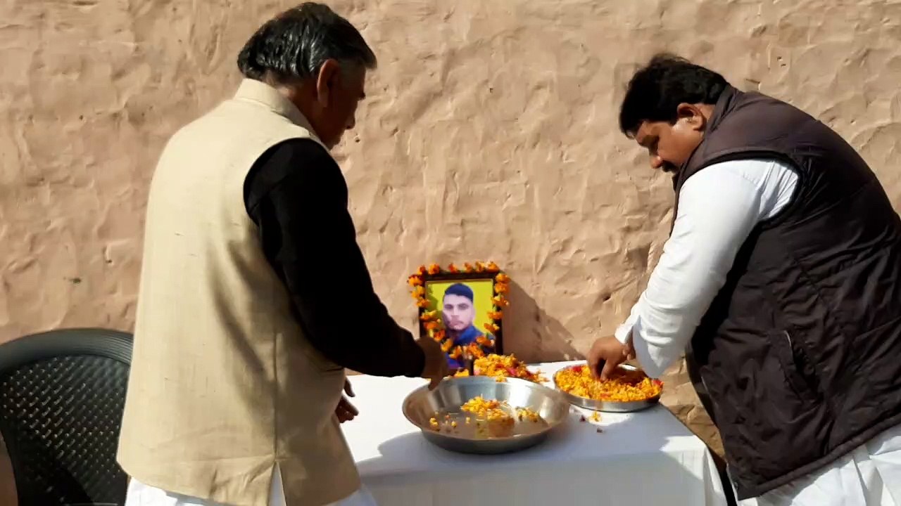शपटाखा विस्फोट में मारे गए मृतकों की रेशन तेरी में पहुंचे राजनीतिक हस्तियां